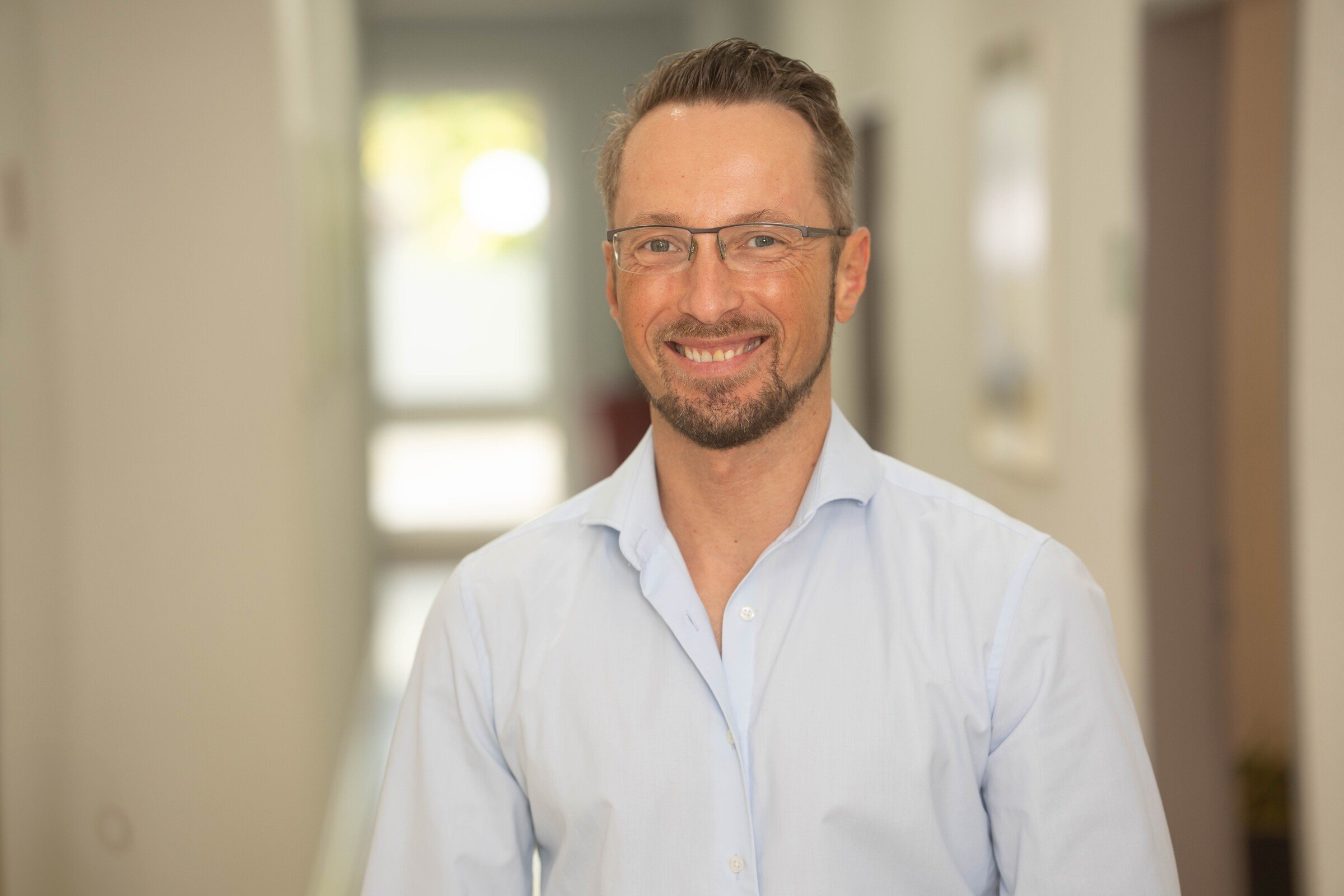 Ein Portraet von Florian Janssen, Geschaeftsfuehrer der Kanzlei Steuberberater Vest in Recklinghausen.